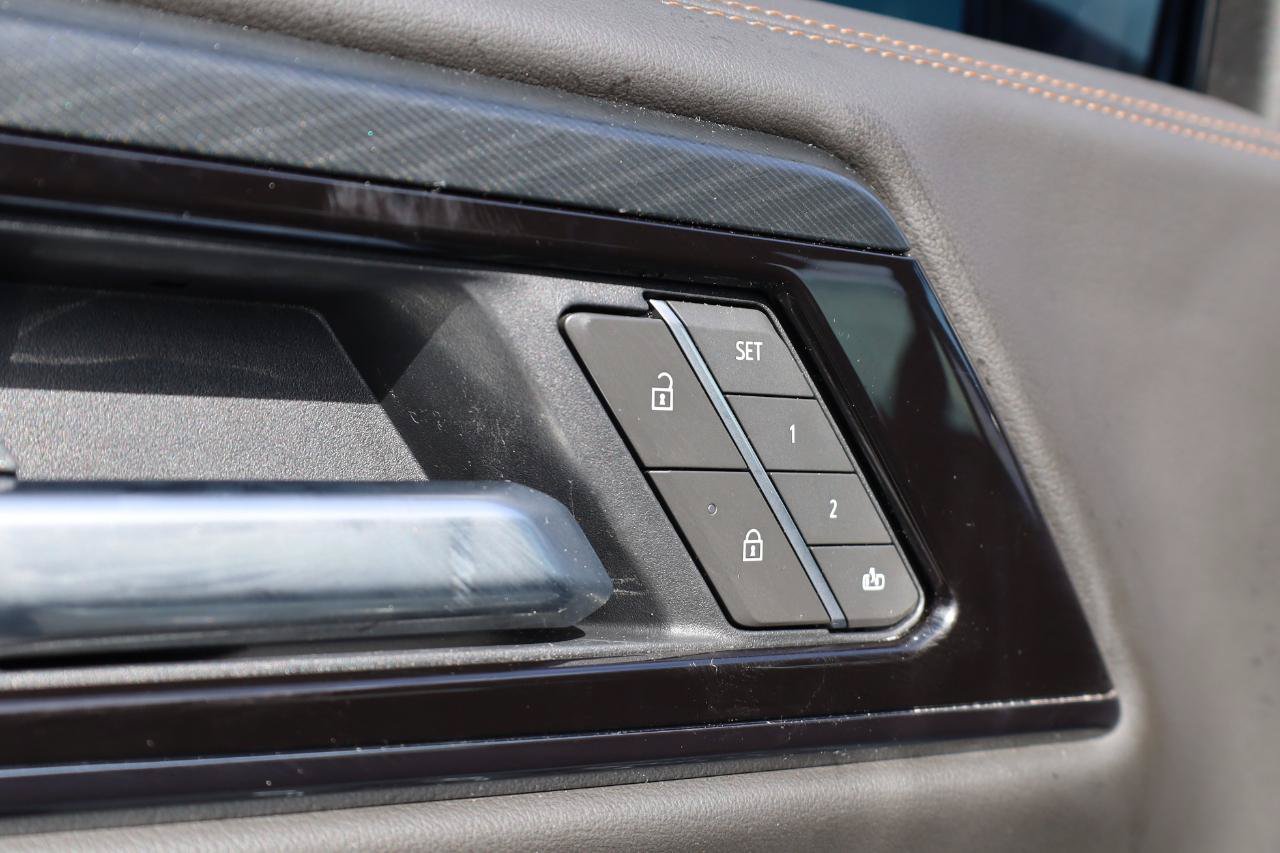 Used 2025 GMC Yukon XL AT4 AWD/4WD image 6