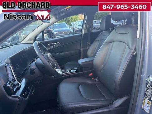 Used 2025 Kia Sportage EX FWD image 9