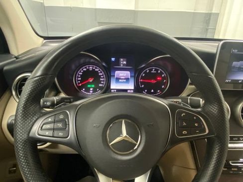 Used 2019 Mercedes-Benz GLC 300 4MATIC image 14