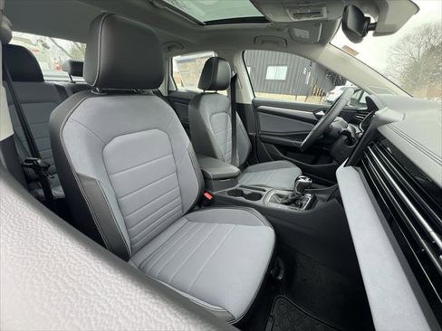 New 2026 Volkswagen Jetta SE FWD image 24