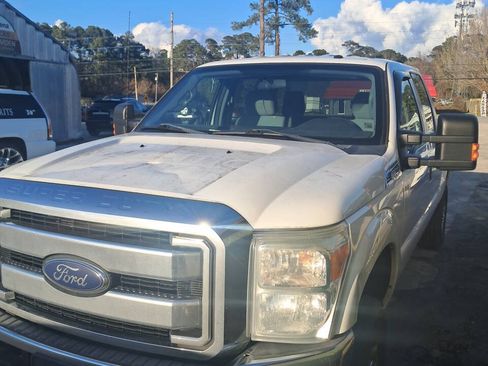 Used 2016 Ford F250 XLT AWD/4WD image 3