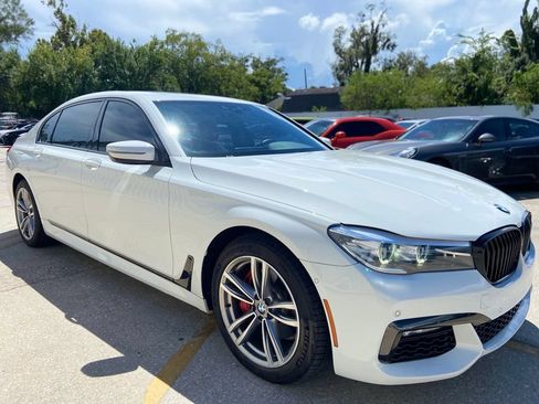Used 2017 BMW 740i RWD image 7
