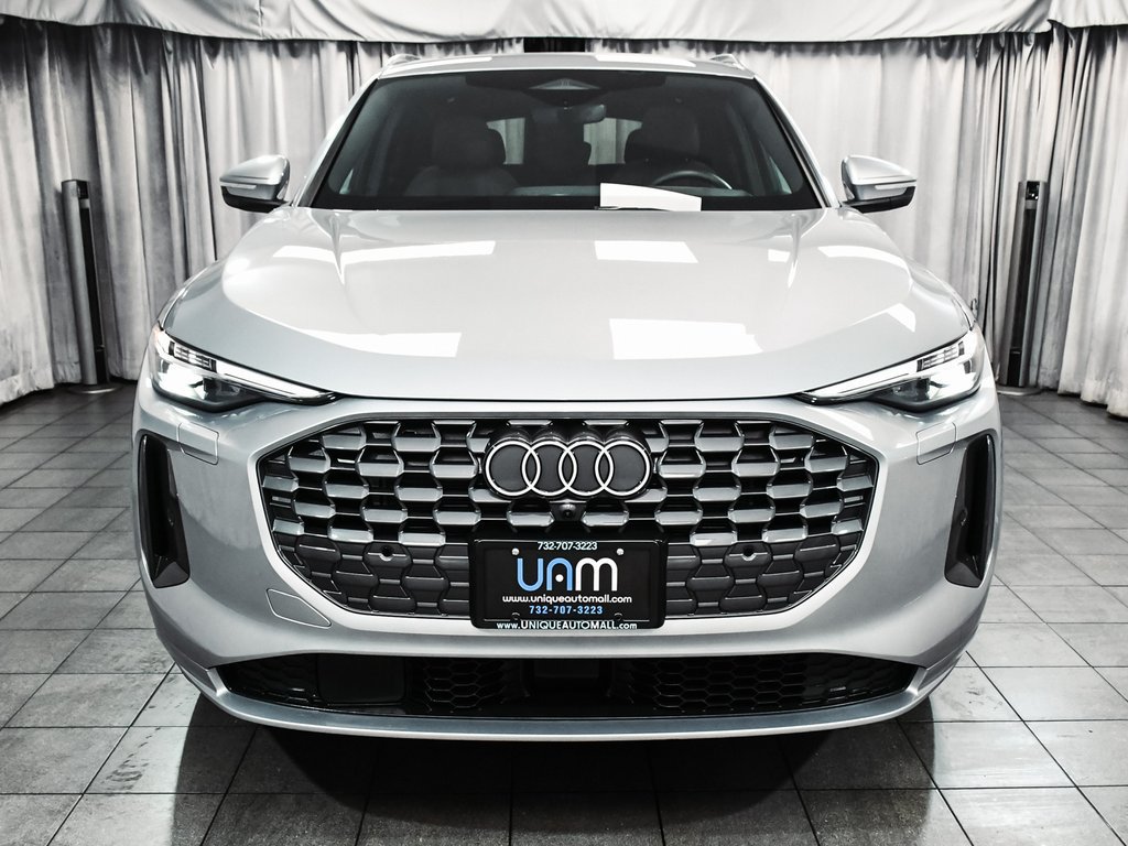 Used 2025 Audi Q5 Premium Plus w/ Premium Plus AWD/4WD image 2