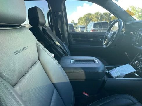 Used 2024 GMC Yukon Denali AWD/4WD image 8