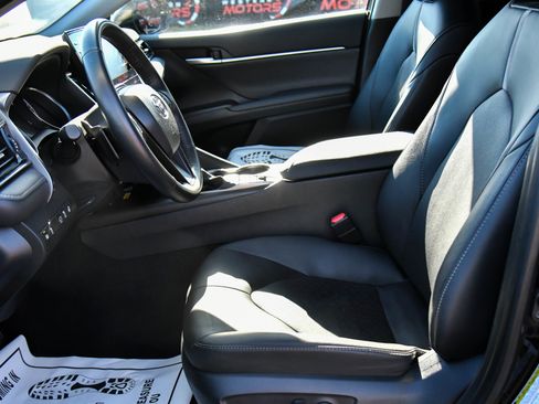 Used 2024 Toyota Camry XSE image 18