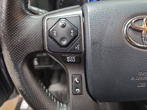 Used 2016 Toyota Tacoma TRD Sport w/ Towing Package image 17