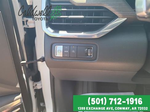 Used 2024 GMC Acadia Denali FWD image 17