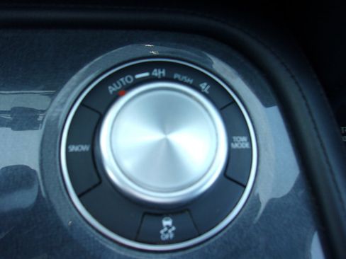 Used 2023 Nissan Armada SL w/ Midnight Edition Package image 20