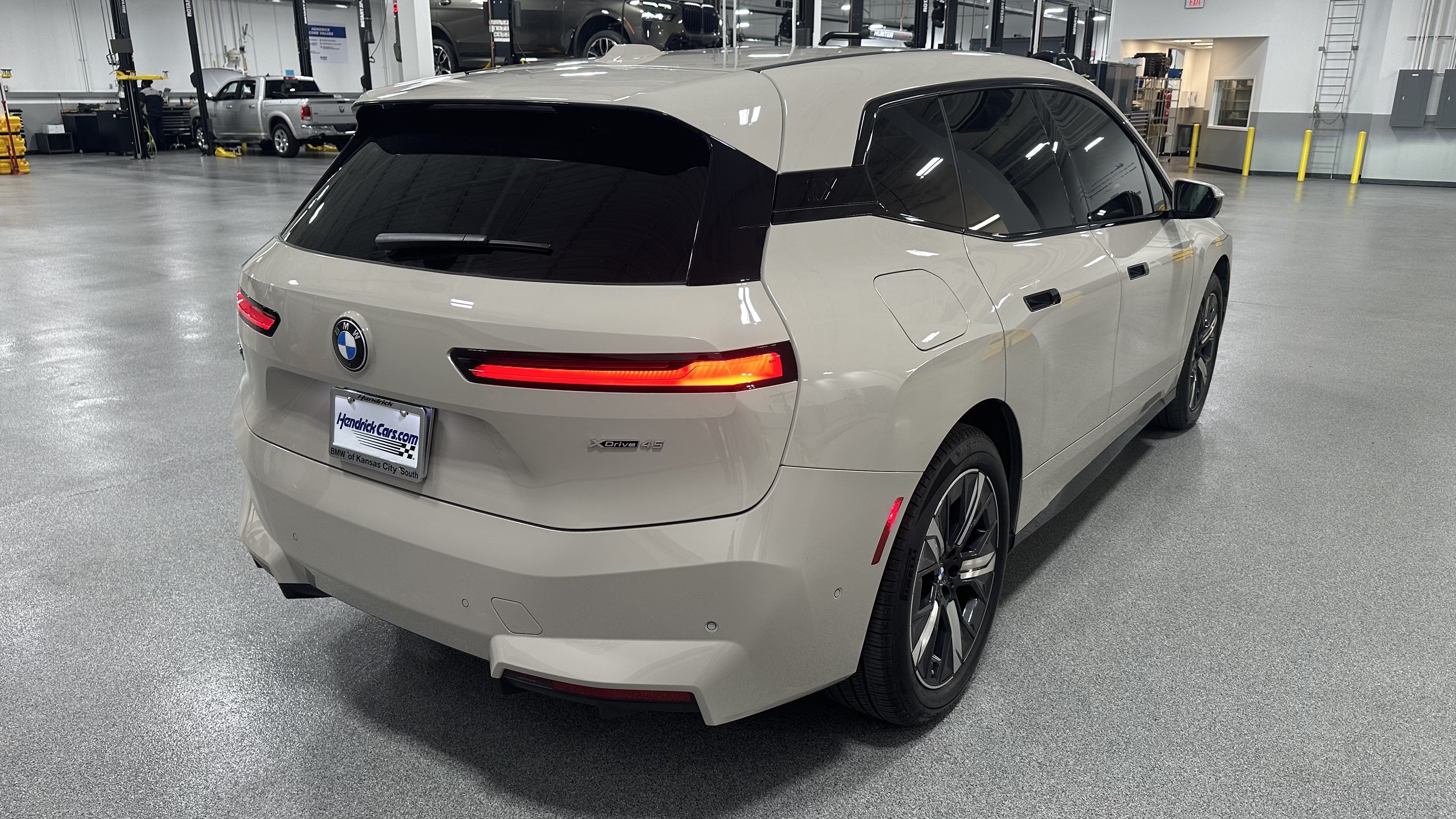 Certified 2026 BMW iX xDrive45 w/ Premium Package AWD/4WD image 10
