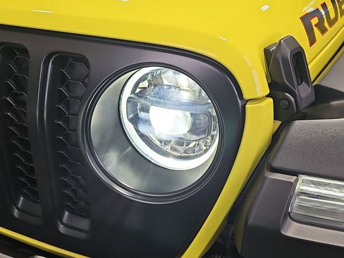 Used 2023 Jeep Gladiator Rubicon w/ LED Lighting Group image 28