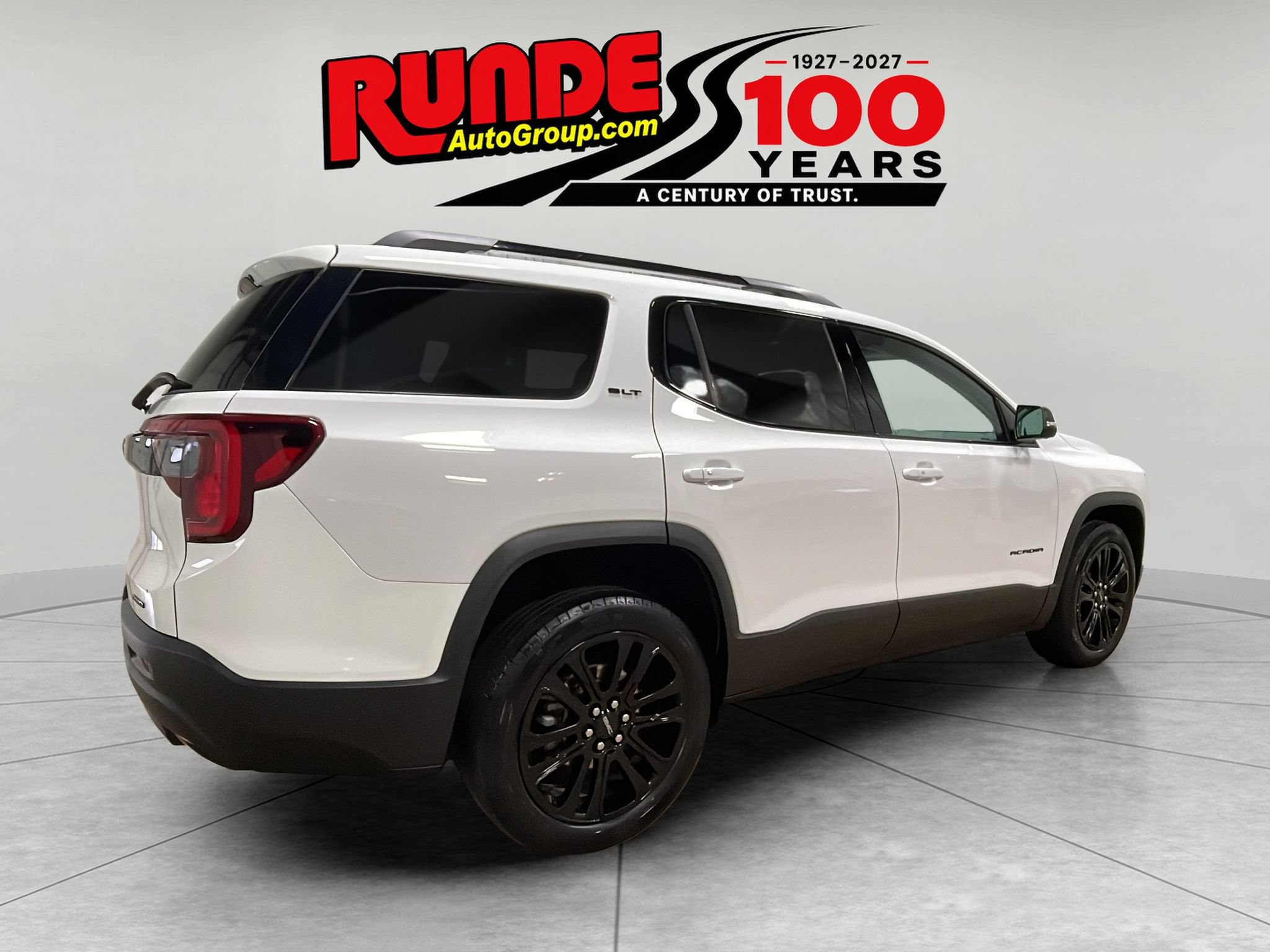 Used 2023 GMC Acadia SLT w/ Elevation Edition AWD/4WD image 8