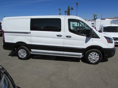 Used 2025 Ford Transit 250 Low Roof w/ Exterior Upgrade Package RWD image 5