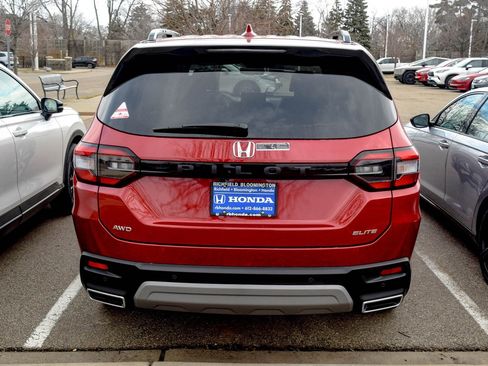 Certified 2025 Honda Pilot Elite image 6