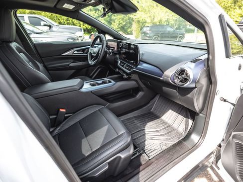 Used 2025 Chevrolet Equinox EV LT w/ Convenience Package AWD/4WD image 26