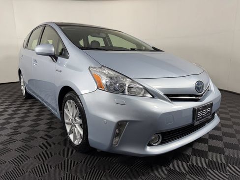 Used 2012 Toyota Prius V Five FWD image 3