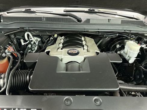 Used 2019 Cadillac Escalade Platinum image 35
