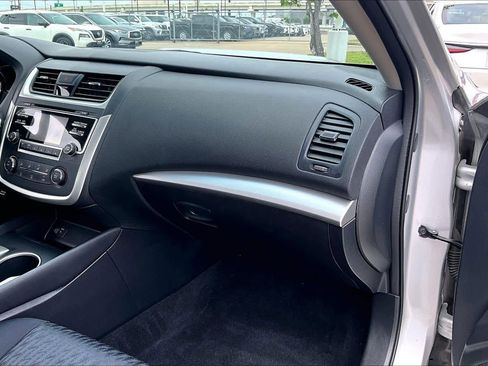 Used 2018 Nissan Altima 2.5 S FWD image 16