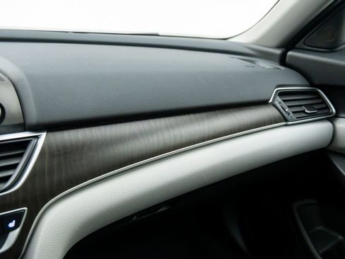 Used 2020 Honda Accord EX image 26