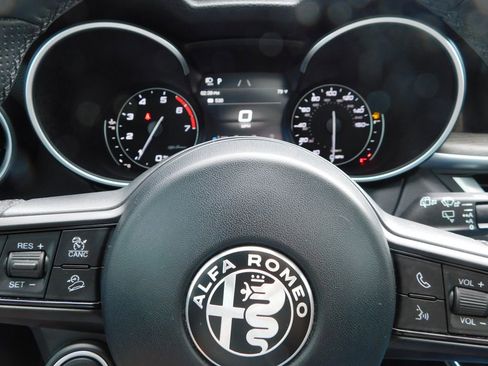 Used 2023 Alfa Romeo Stelvio AWD image 33