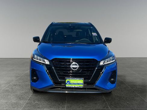 Used 2024 Nissan Kicks SR w/ SR Premium Package image 3