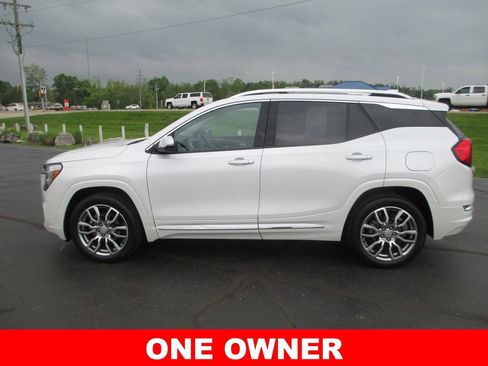 Used 2023 GMC Terrain Denali w/ Denali Premium Package AWD/4WD image 10