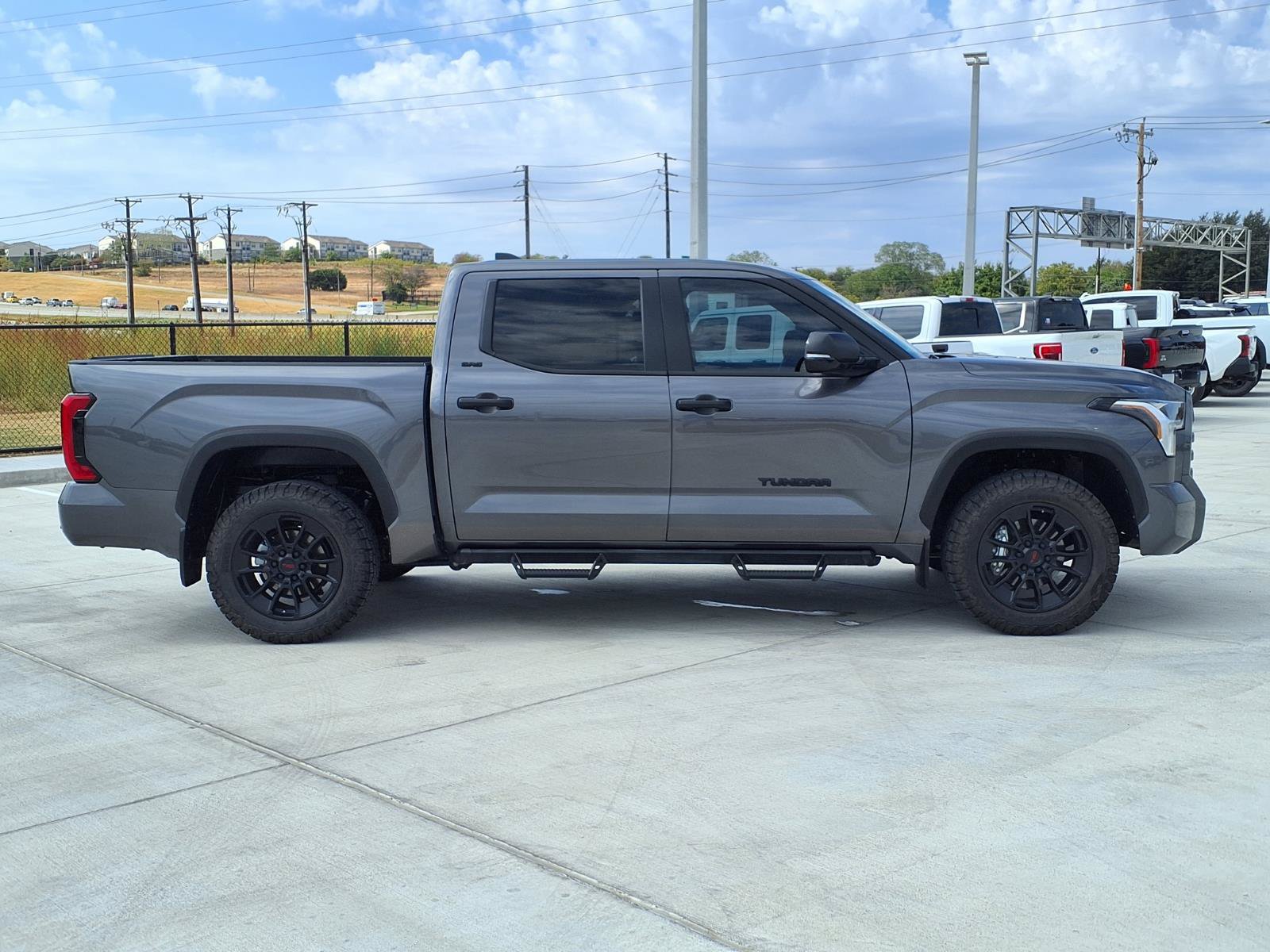 Used 2025 Toyota Tundra SR5 w/ SR5 Convenience Package AWD/4WD image 10