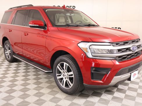 Used 2022 Ford Expedition XLT RWD image 1