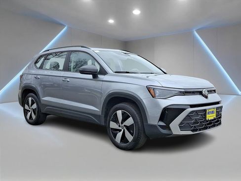 Certified 2025 Volkswagen Taos S AWD/4WD image 3