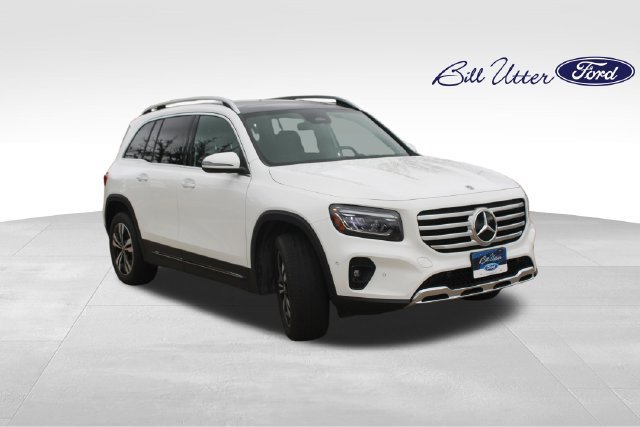 Used 2025 Mercedes-Benz GLB 250 4MATIC image 3