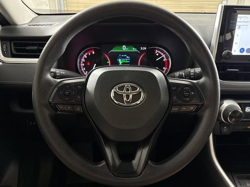 Used 2025 Toyota RAV4 XLE AWD/4WD image 14