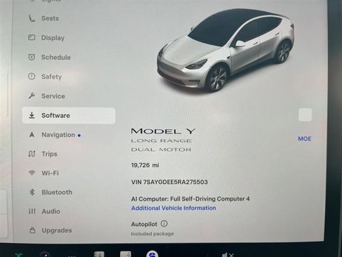 Used 2024 Tesla Model Y Long Range image 18