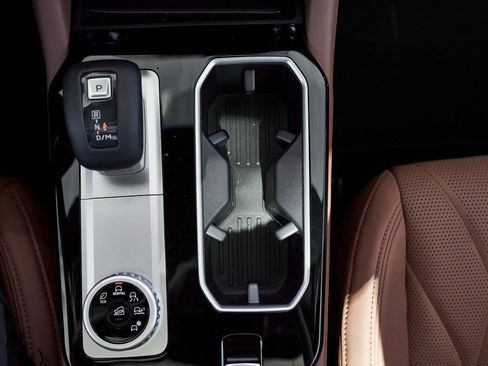 Used 2025 Mitsubishi Outlander SEL image 46