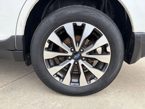 Used 2017 Subaru Outback 3.6R Limited image 8