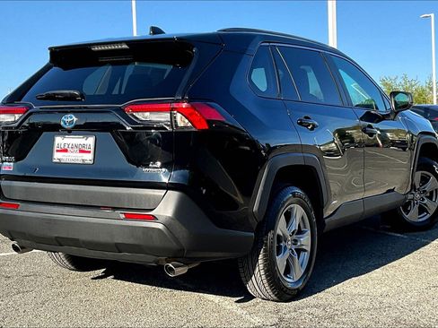 Used 2023 Toyota RAV4 LE image 12