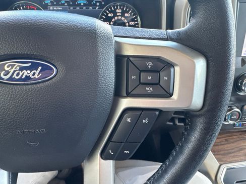 Used 2019 Ford F150 Lariat AWD/4WD image 31