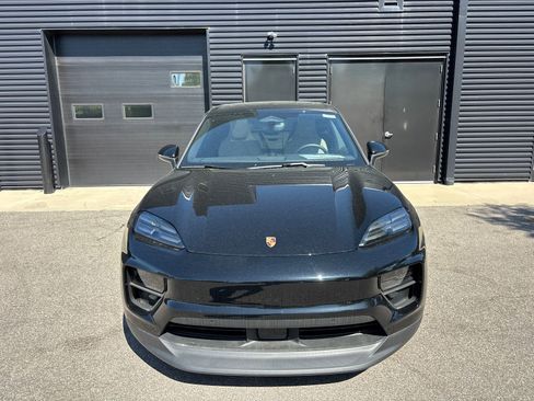 Used 2025 Porsche Macan Electric RWD image 13