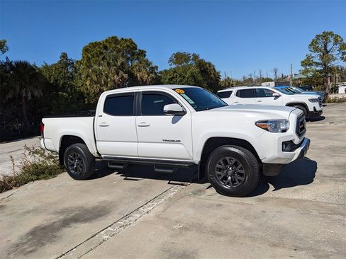 Used 2022 Toyota Tacoma SR5 image 3