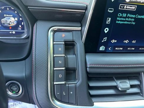Used 2022 Chevrolet Tahoe RST w/ Luxury Package AWD/4WD image 20