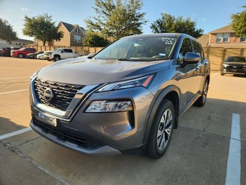 Used 2023 Nissan Rogue SV FWD image 3
