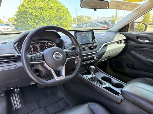 Used 2020 Nissan Altima 2.5 SR FWD image 14