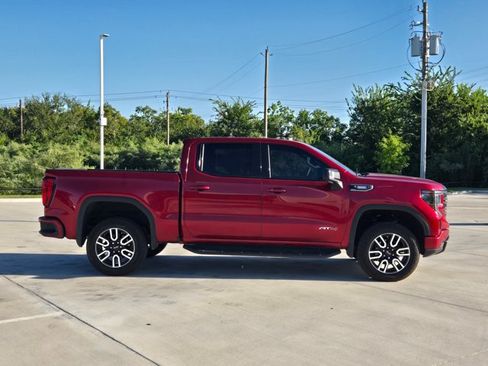 Used 2025 GMC Sierra 1500 AT4 w/ AT4 Premium Package AWD/4WD image 4