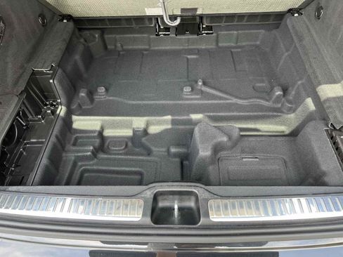 Used 2020 Mercedes-Benz GLC 300 4MATIC w/ Premium Package image 64