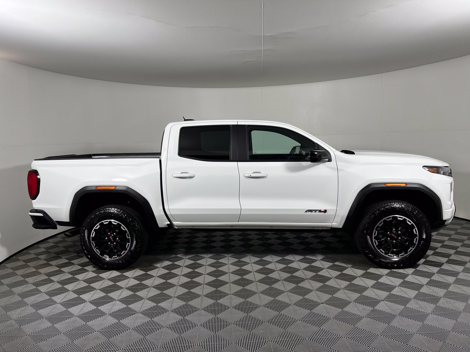 Used 2026 GMC Canyon AT4 AWD/4WD image 4