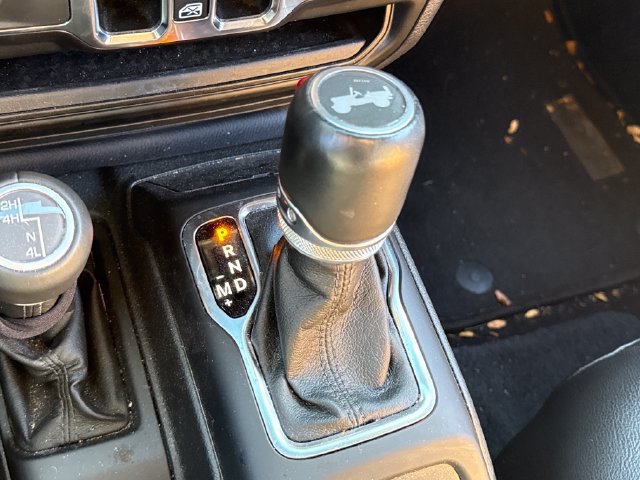 Used 2021 Jeep Wrangler Unlimited Sahara AWD/4WD image 35
