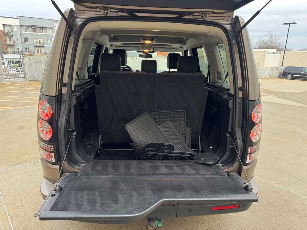 Used 2015 Land Rover LR4 HSE AWD/4WD image 29