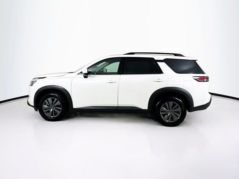 Used 2024 Nissan Pathfinder SV FWD image 4