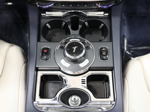 Used 2015 Rolls-Royce Ghost RWD image 48