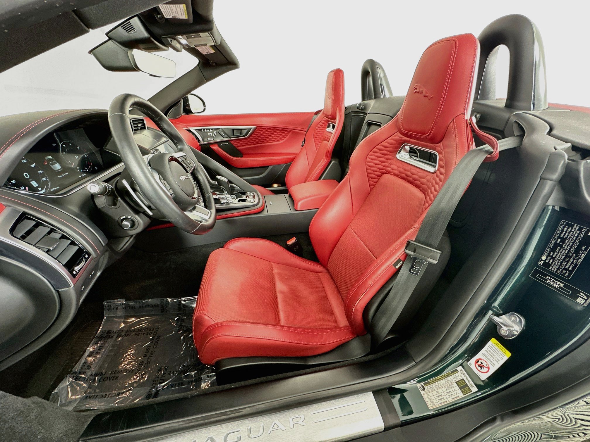 Used 2024 Jaguar F-TYPE R-Dynamic RWD image 19
