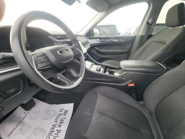 Used 2023 Jeep Grand Cherokee L Laredo AWD/4WD image 29