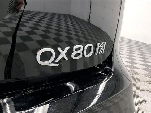 Used 2025 INFINITI QX80 Sensory image 8